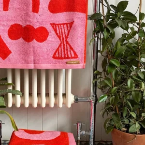 Bath Towels + Sheets>Donna Wilson Abstract Shapes Bath Towel
