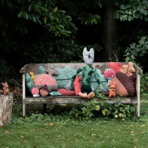 Giant Creatures>Donna Wilson Mini Giant Creature - Grey Wolf