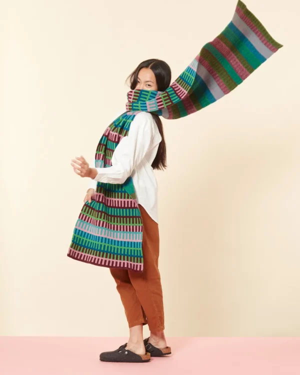 Scarves>Donna Wilson Shiel Blanket Scarf - Claret