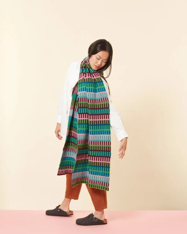 Scarves>Donna Wilson Shiel Blanket Scarf - Claret