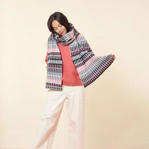 Scarves>Donna Wilson Shiel Blanket Scarf - Tea Rose